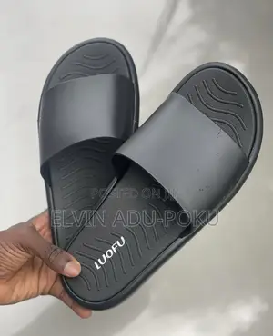 Luofu Unisex Slides “ Core Black”