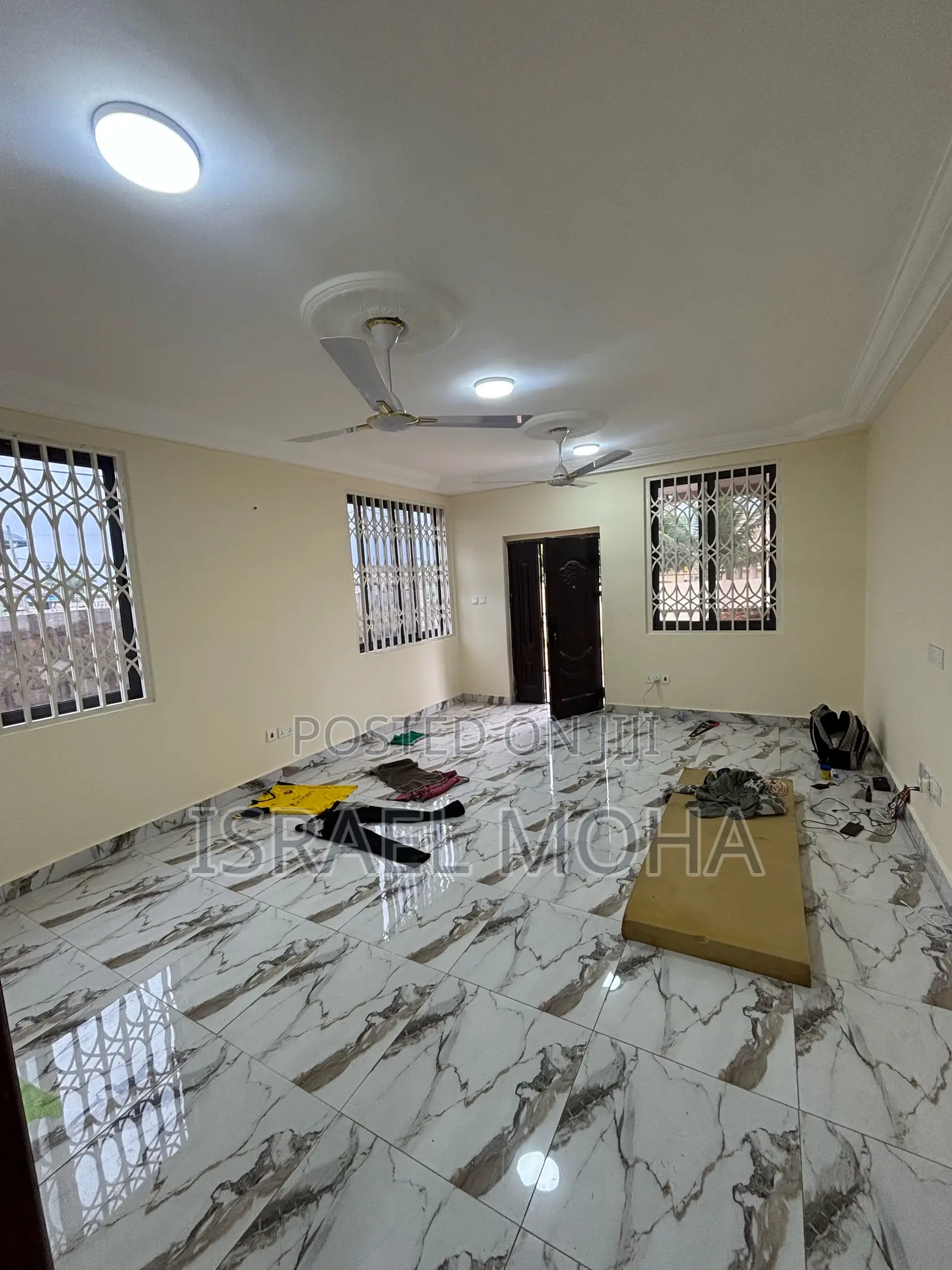 3bdrm Apartment in Community 8 Police, Lake Side Estate for rent