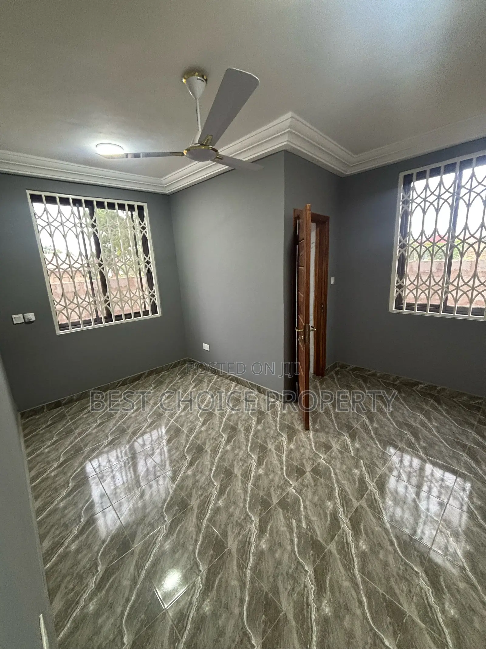 3bdrm Apartment in Community 8 Police, Lake Side Estate for rent