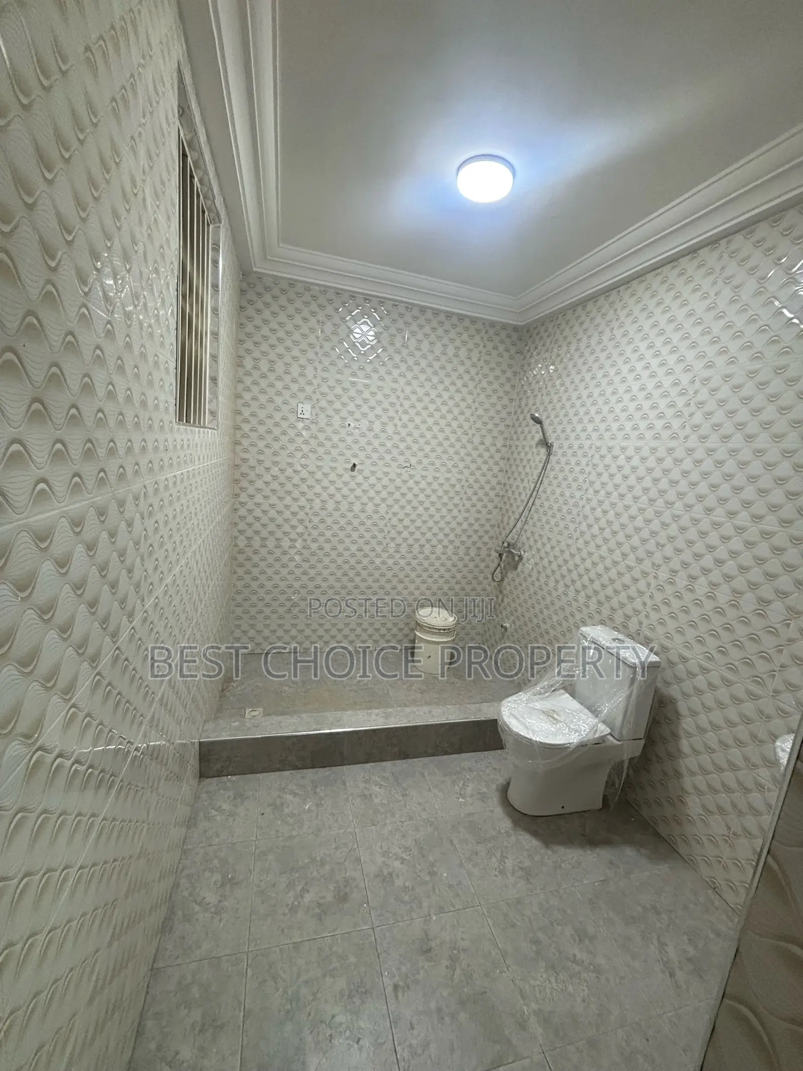 3bdrm Apartment in Community 8 Police, Lake Side Estate for rent