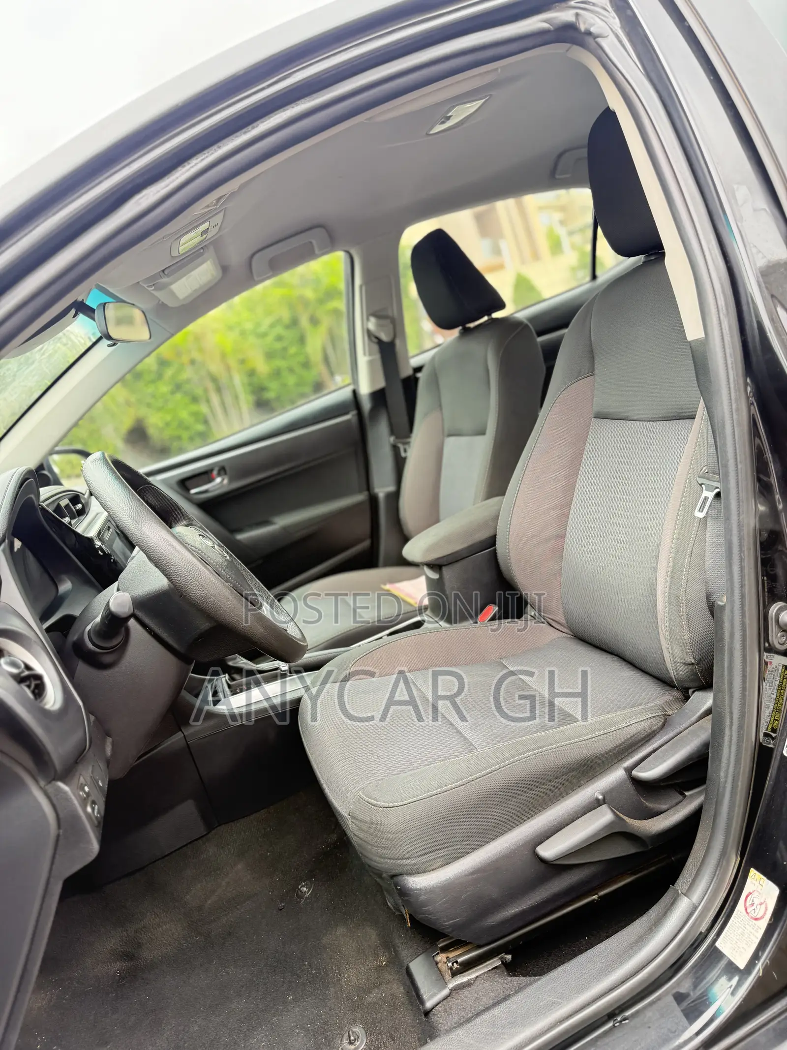 Toyota Corolla LE (1.8L 4cyl 2A) 2018 Black