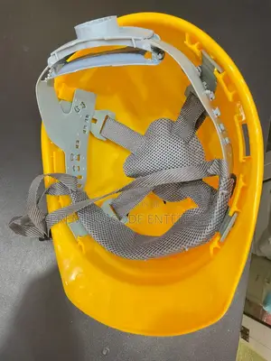 Safety Helmet With Chin Strap & Uv Protection – Construction