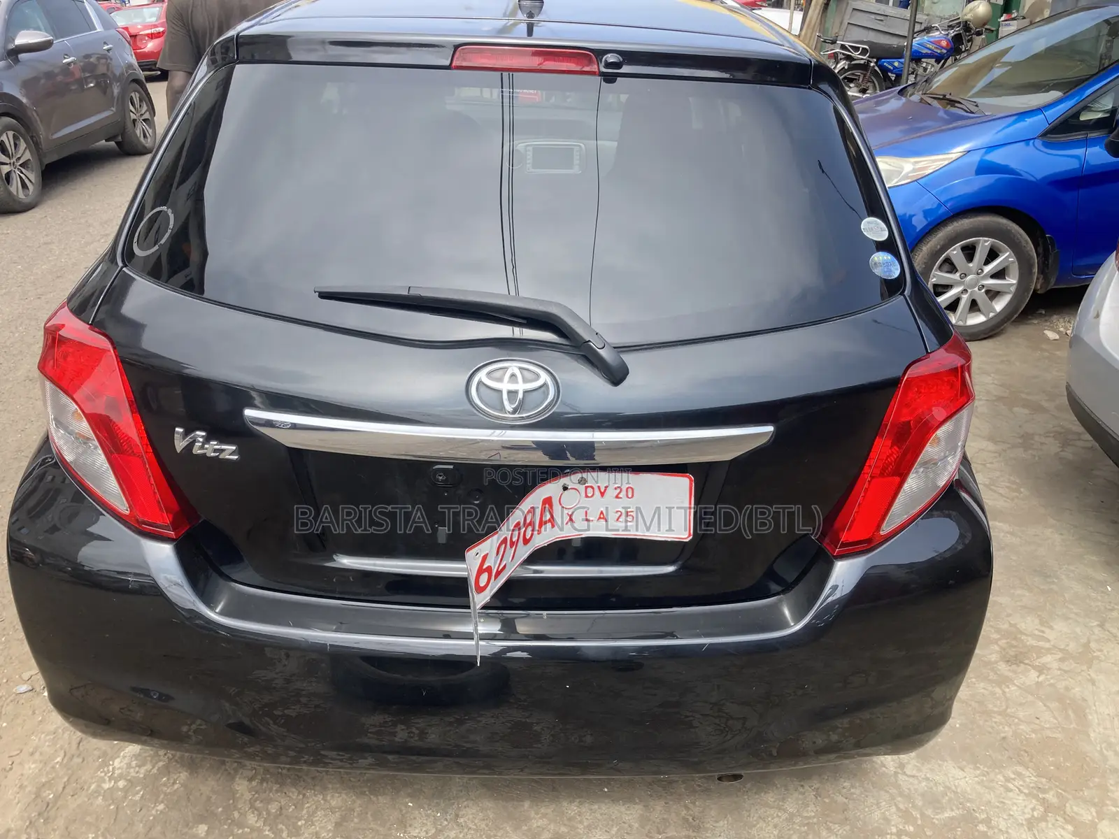 Toyota Vitz 1.3 AWD 5dr 2013 Black