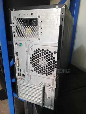 Desktop Computer Fujitsu Esprimo P557/E85+ 8GB Intel Core I5 HDD 500GB