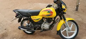 Bajaj Boxer 125 2025 Orange