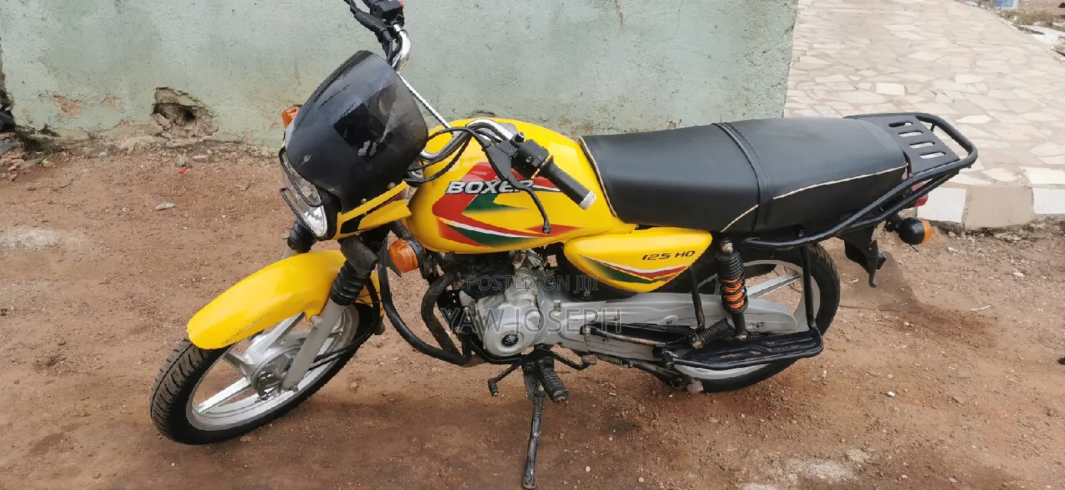 Bajaj Boxer 125 2025 Orange