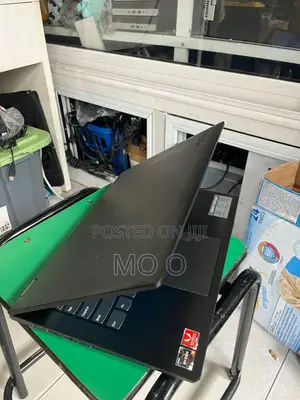 Laptop Lenovo Yoga 700 8GB AMD Ryzen 3 SSD 128GB