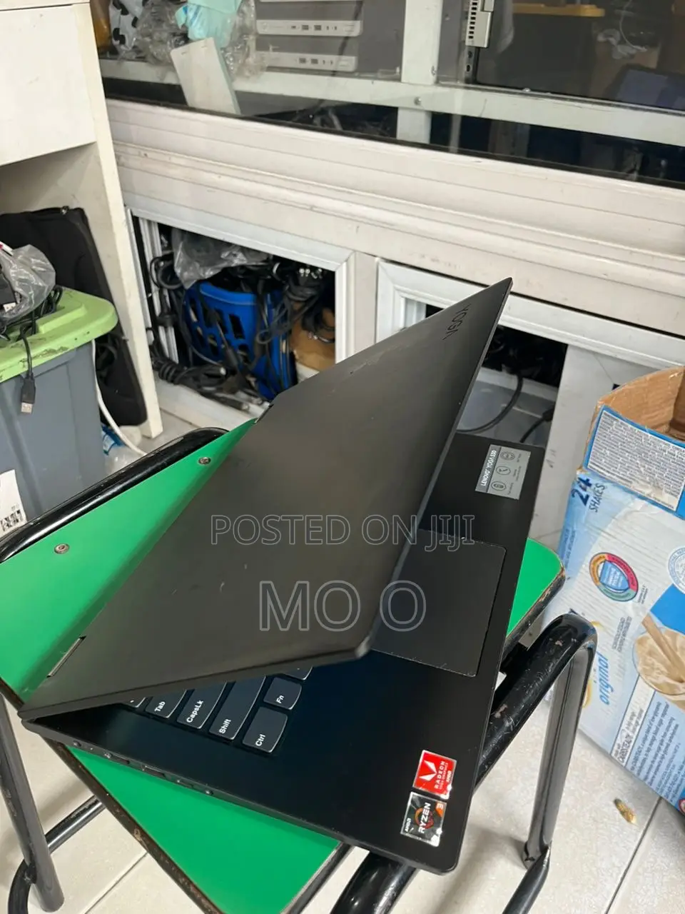 Laptop Lenovo Yoga 700 8GB AMD Ryzen 3 SSD 128GB