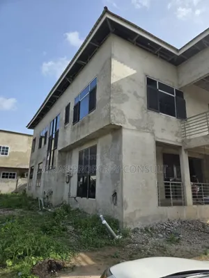 6bdrm House in Community 24, Tema Metropolitan for sale