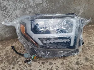 Toyota Tundra 2016 Headlight