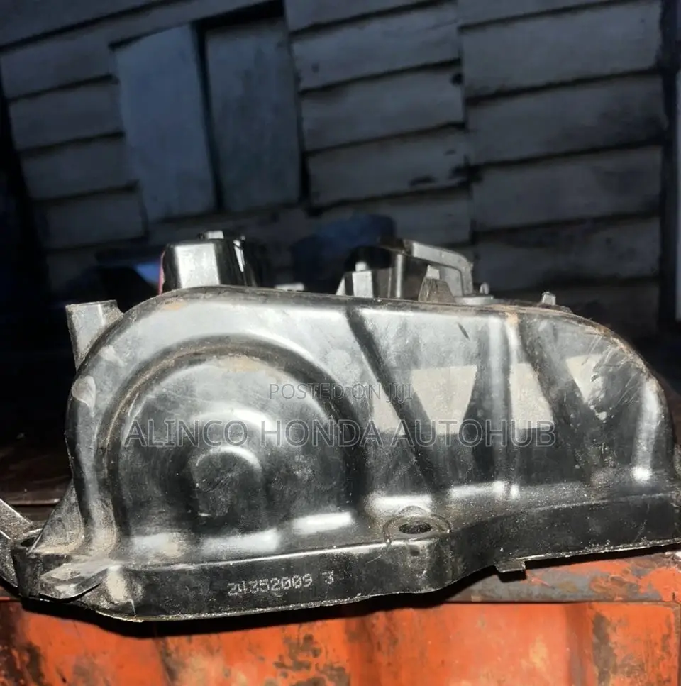 Honda Accord/CRV 2014,2015,2016 Etc 2.4l Engine Valve Cover