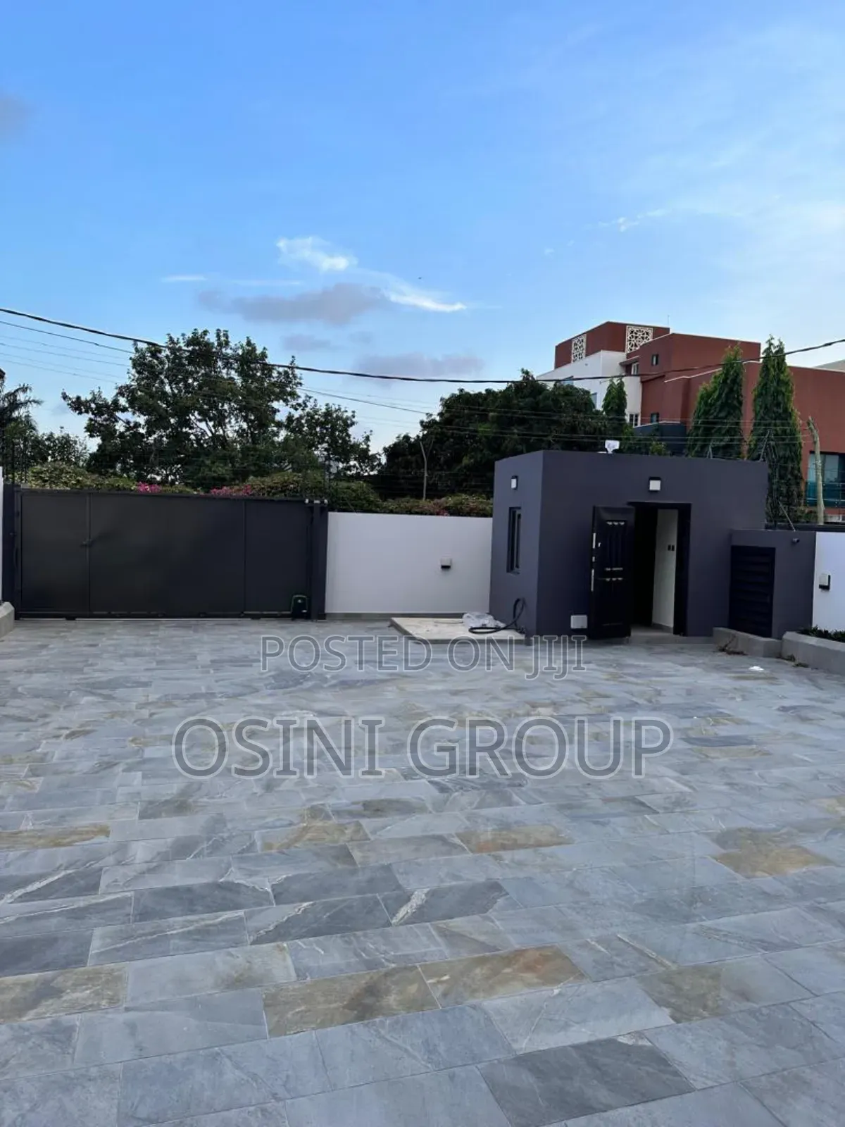 5bdrm Townhouse / Terrace in East Legon for rent