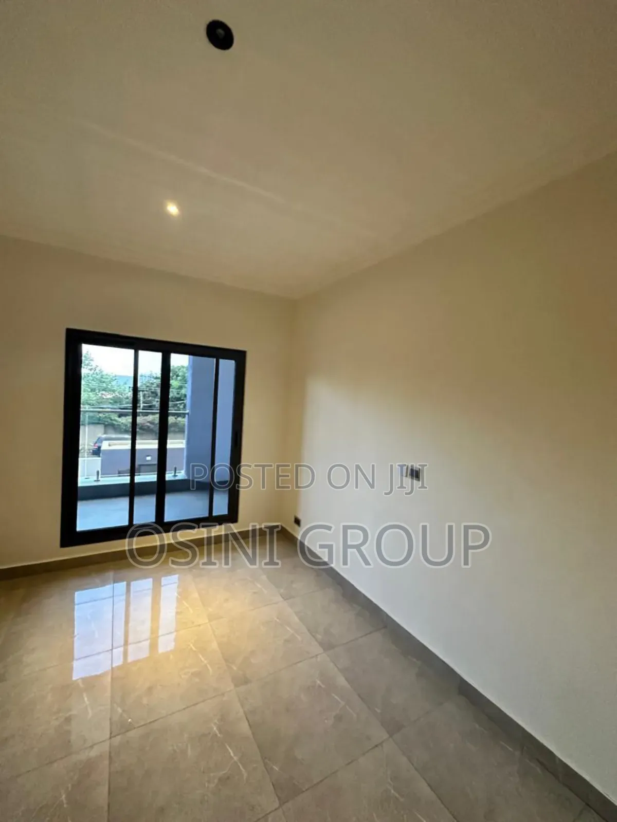 5bdrm Townhouse / Terrace in East Legon for rent