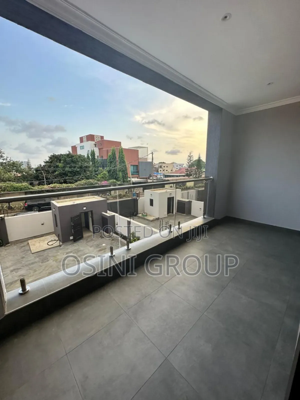 5bdrm Townhouse / Terrace in East Legon for rent
