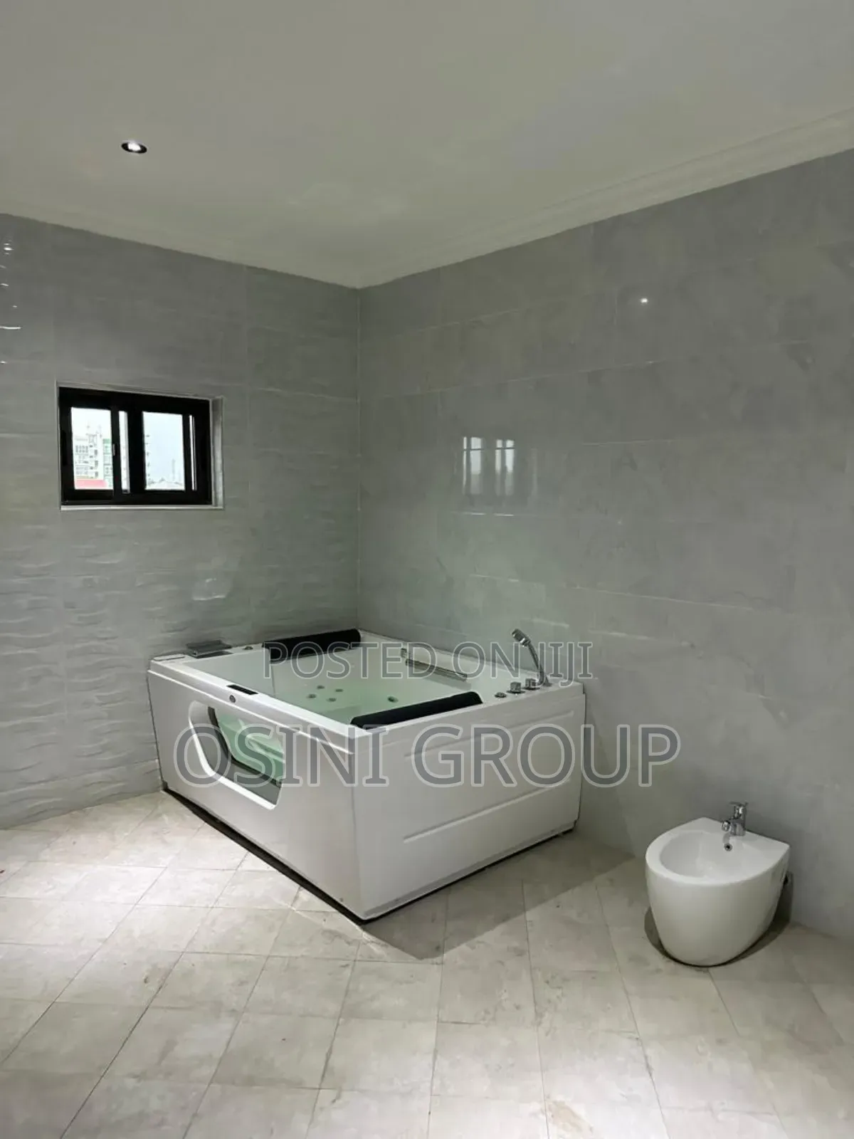 5bdrm Townhouse / Terrace in East Legon for rent