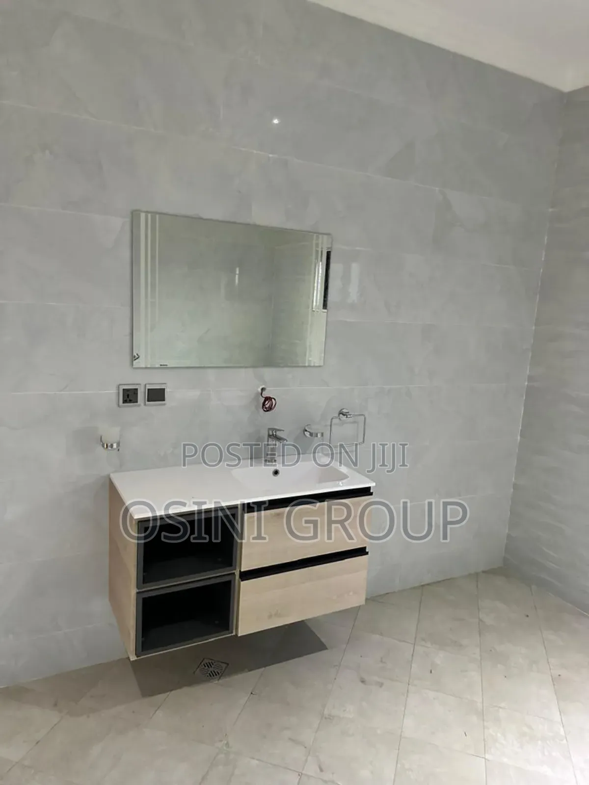 5bdrm Townhouse / Terrace in East Legon for rent