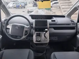 Toyota Voxy 2011 Black