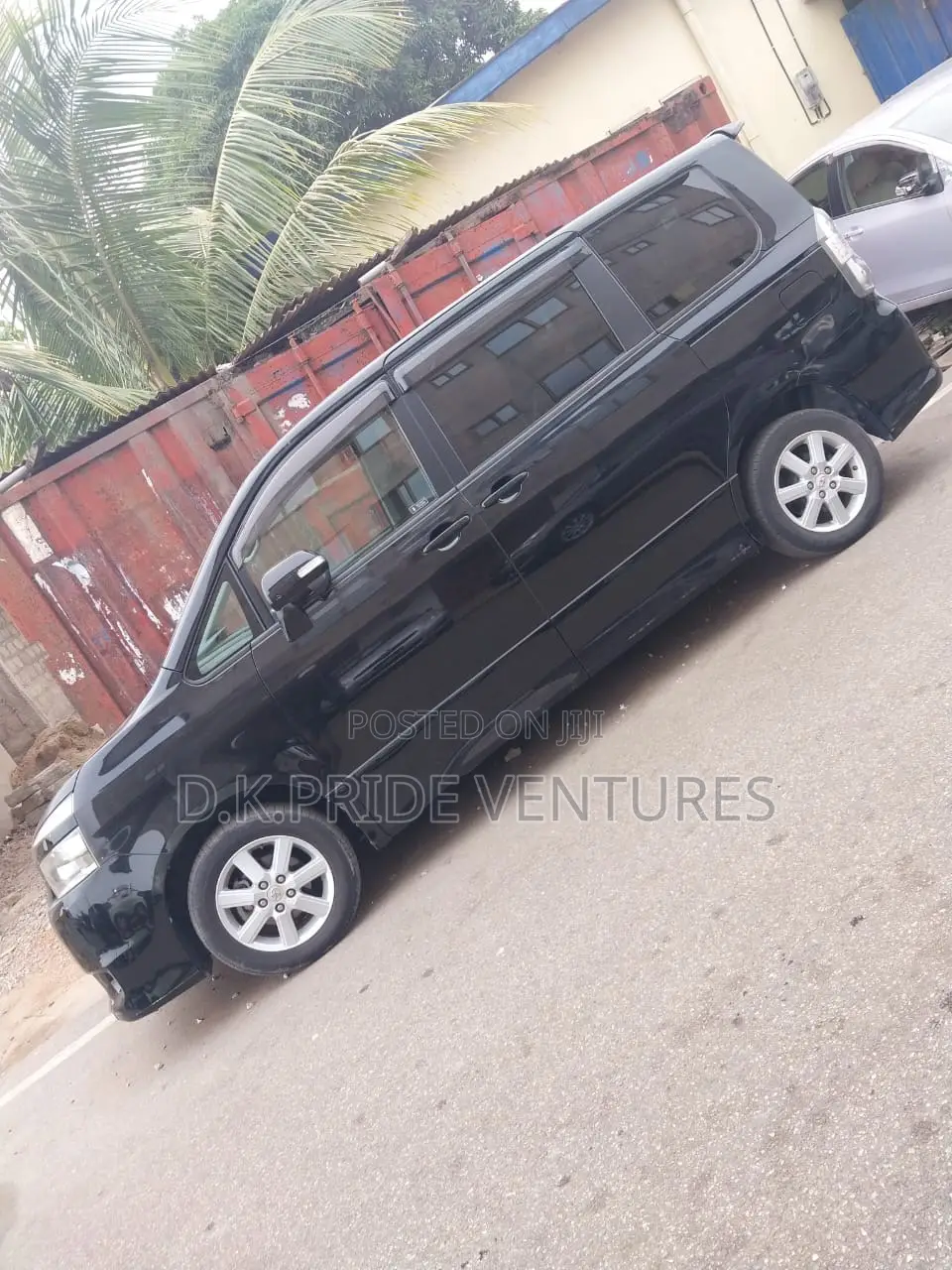Toyota Voxy 2011 Black