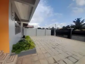 4bdrm House in Agbogba Estate Road, School Park Area for sale