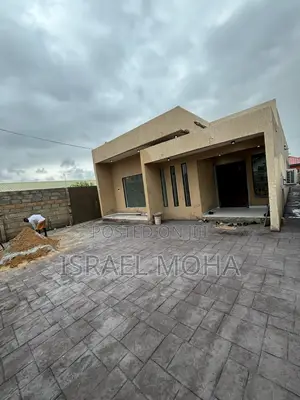 Executive Three Bedroom Available at Lakeside for Sale