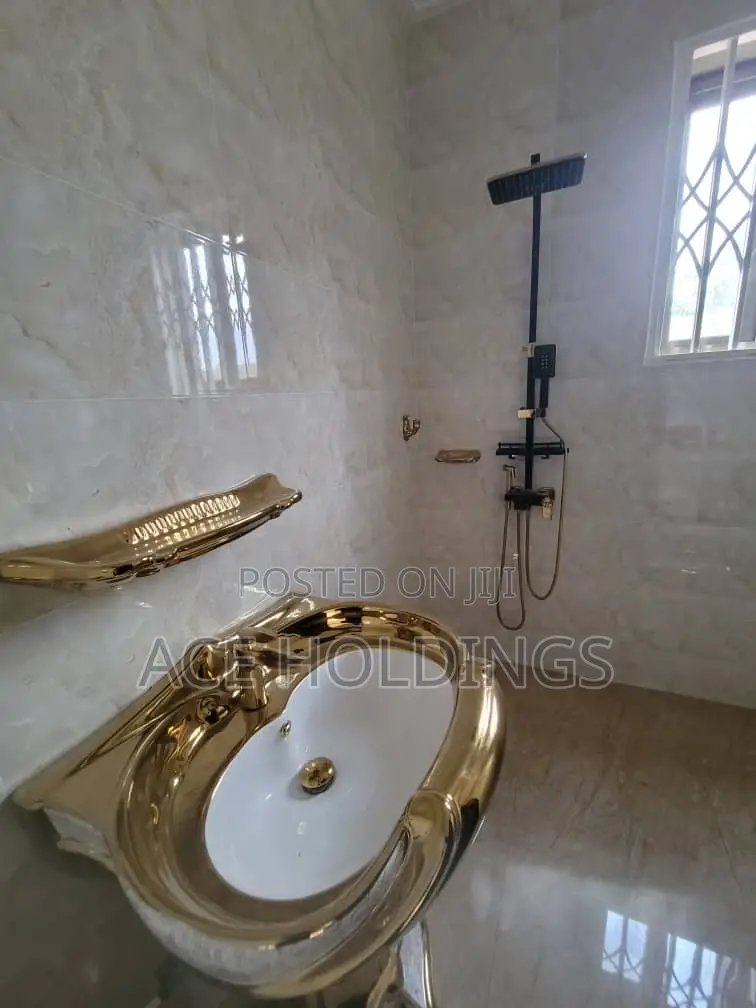 3bdrm Apartment in Tse Addo, Tseaddo for rent
