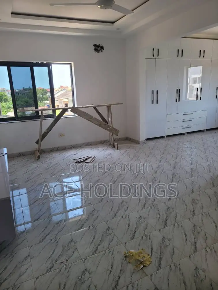 3bdrm Apartment in Tse Addo, Tseaddo for rent