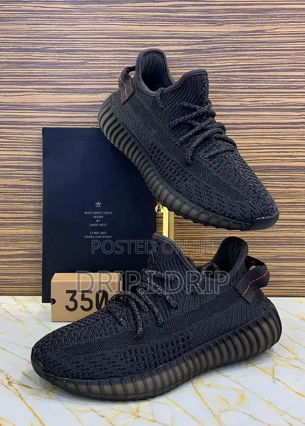 Yeezy Boost 350 V2 Onyx Sneakers Comes In Box And Sizes for sale -  Drip.i.Drip  Price: GH 385 on Jiji.com.gh [Accra Metropolitan]