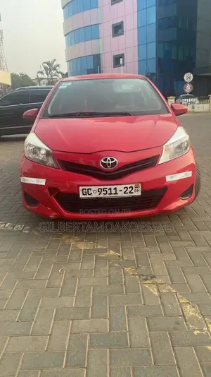Photo - Toyota Yaris L Hatchback 3dr 2013 Red
