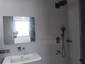 5bdrm House in I P T, Kumasi Metropolitan for sale