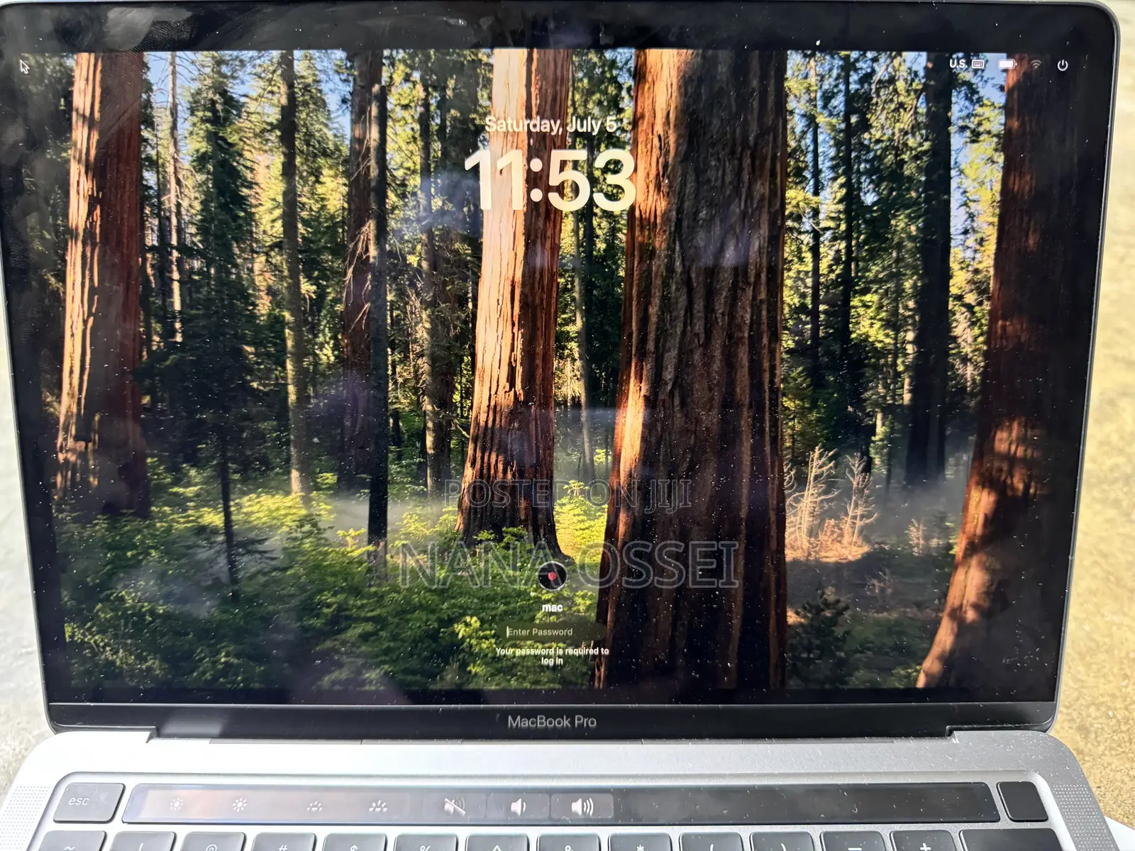 Laptop Apple MacBook Pro 2022 M2 8GB Apple M2 SSD 250GB