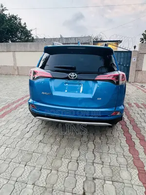 Toyota RAV4 SE 4dr SUV AWD (2.5L 4cyl 6A) 2018 Blue