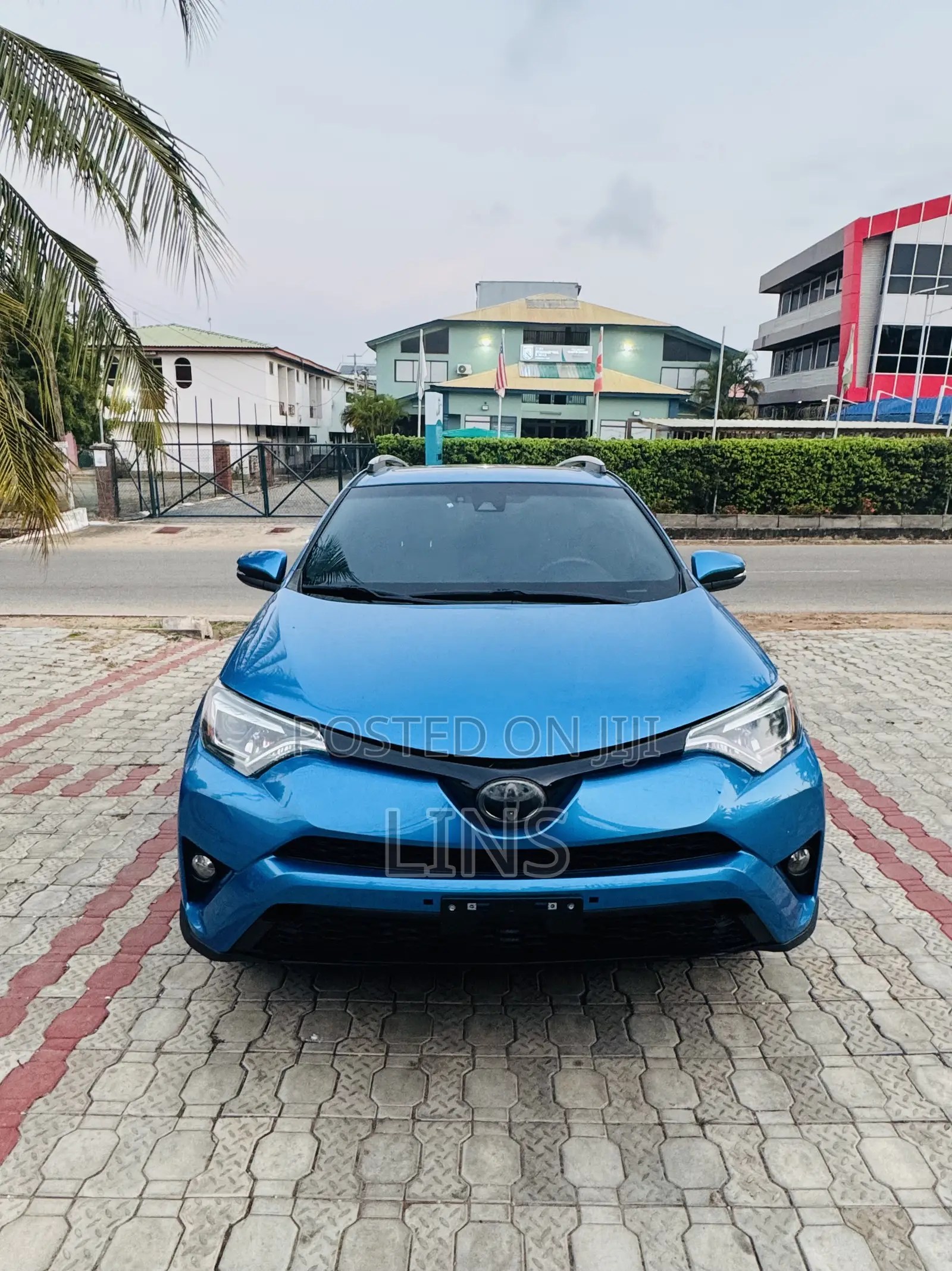 Toyota RAV4 SE 4dr SUV AWD (2.5L 4cyl 6A) 2018 Blue