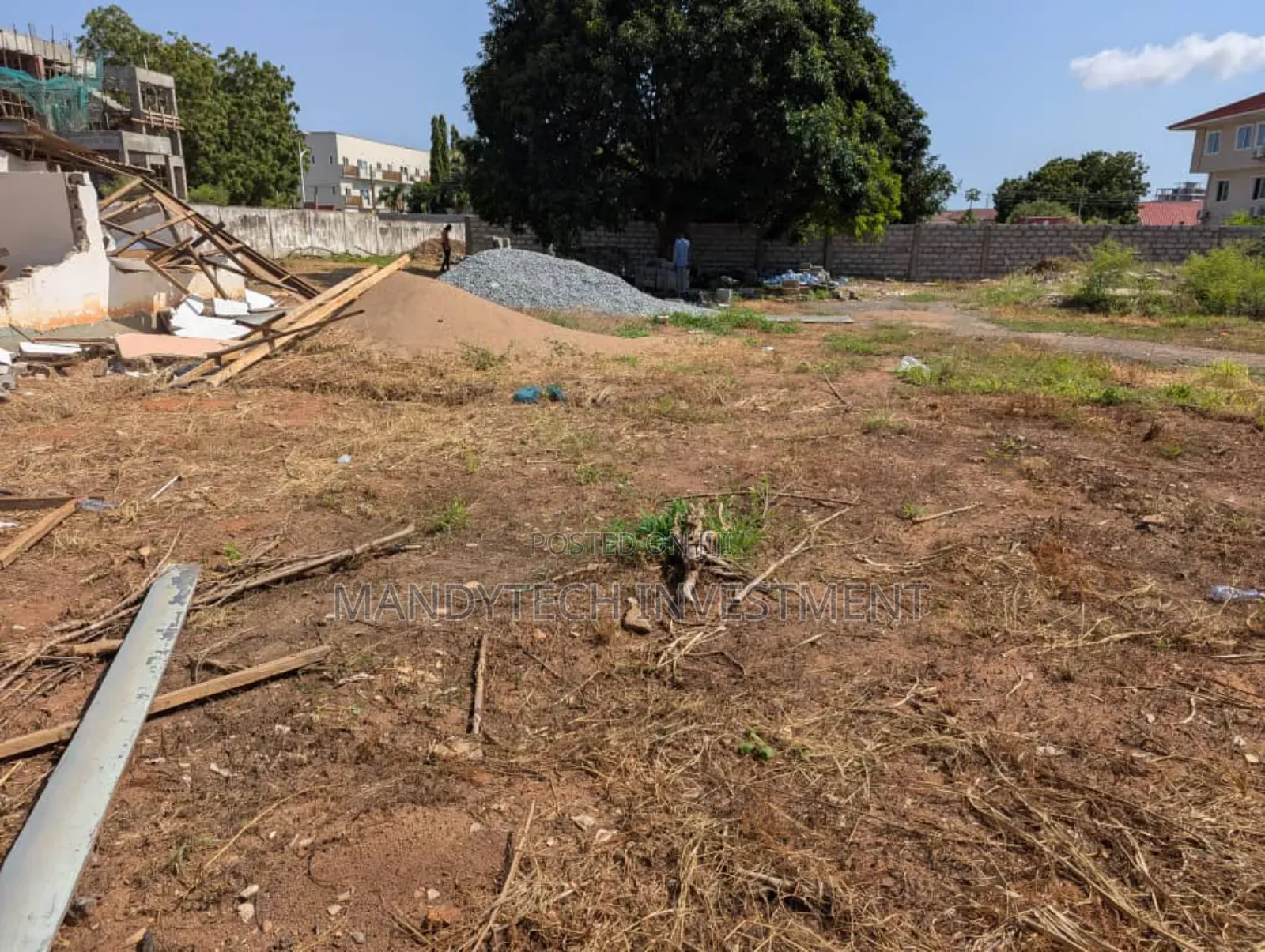 4 Plots of Roadside Land at Amrahia / Katamanso