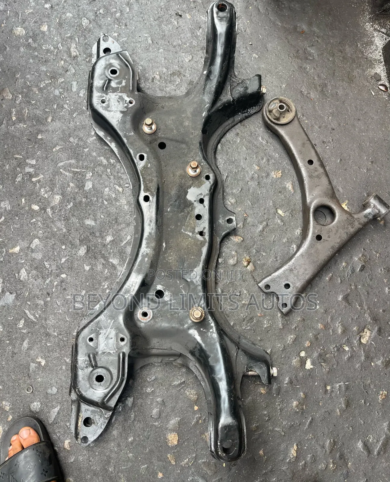 Pontiac Vibe 2003,2004,2005,2006,2007,2008 Front Beam Arm