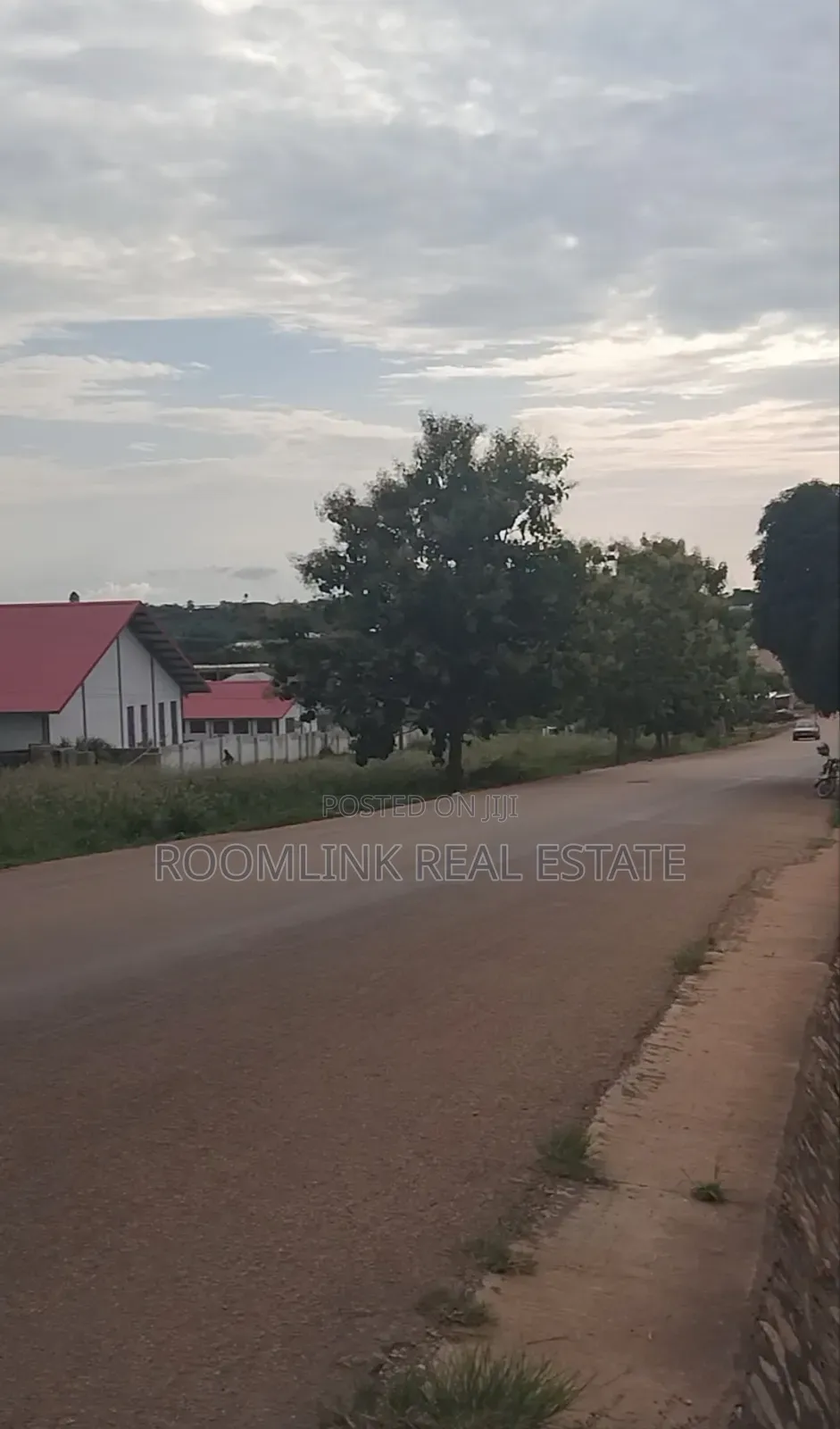 Land Close To Uenr And Cucg