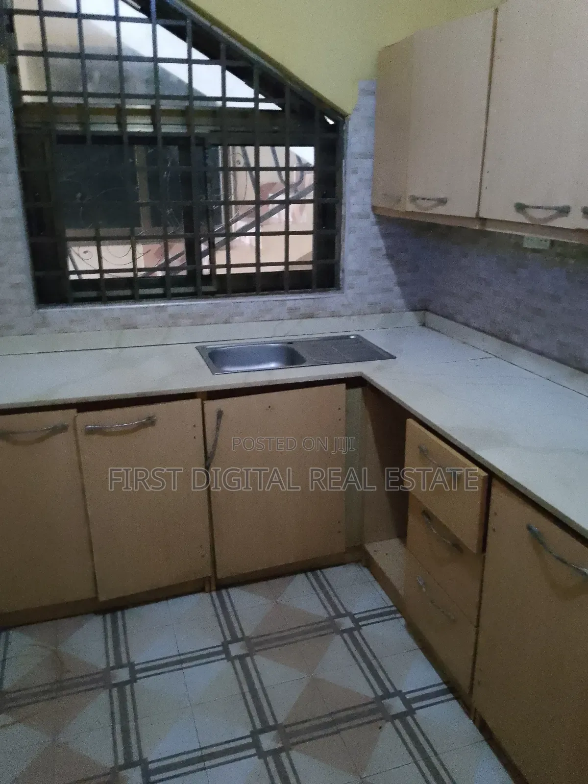 2bdrm Duplex in First Digital Real, Kasoa for rent