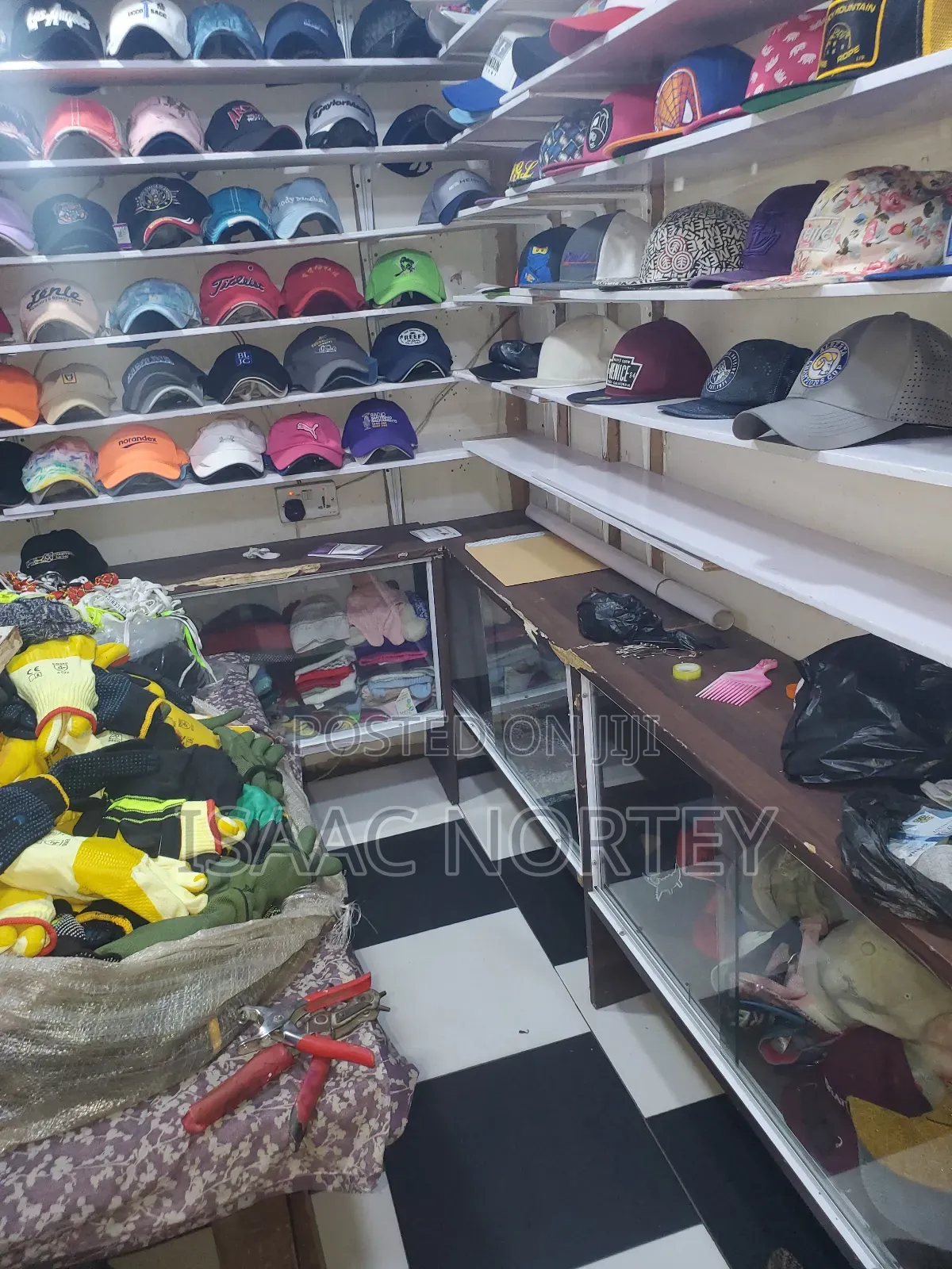 Two Male Workers Needed Around Dome-Kwabenya