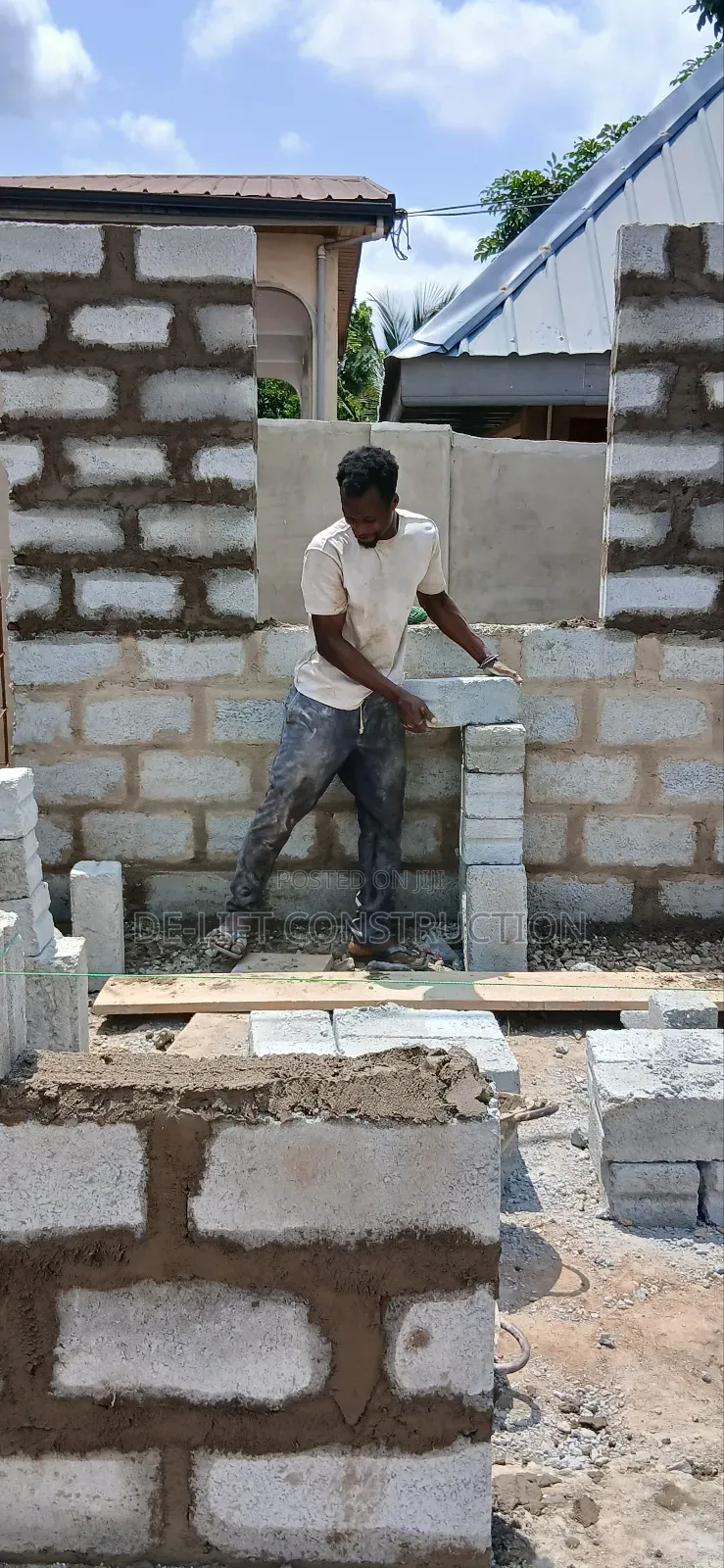 Are You Urgently Looking for a Building Contractor?