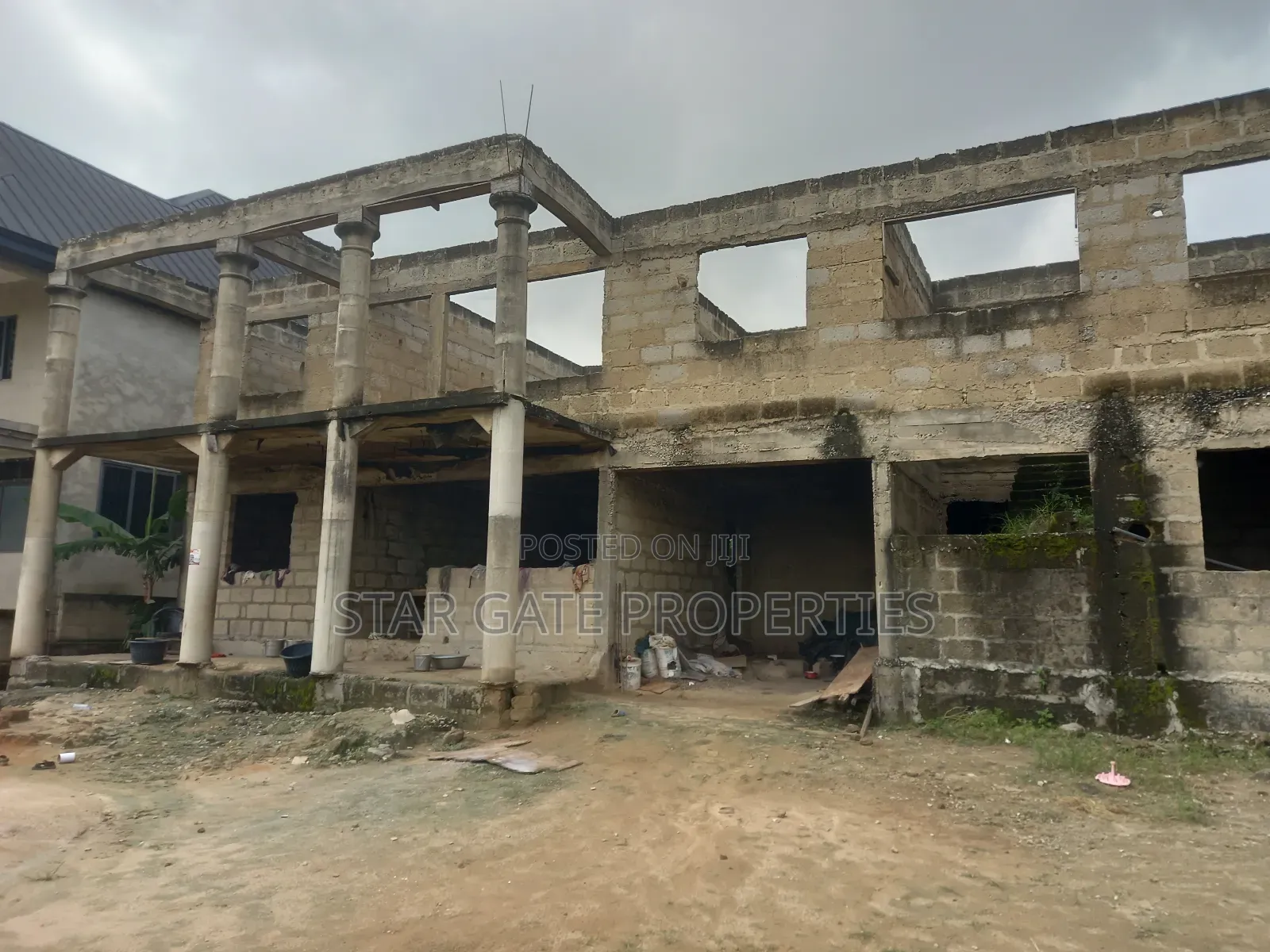 12 Bedrooms House for Sale at Kenyasi Truba