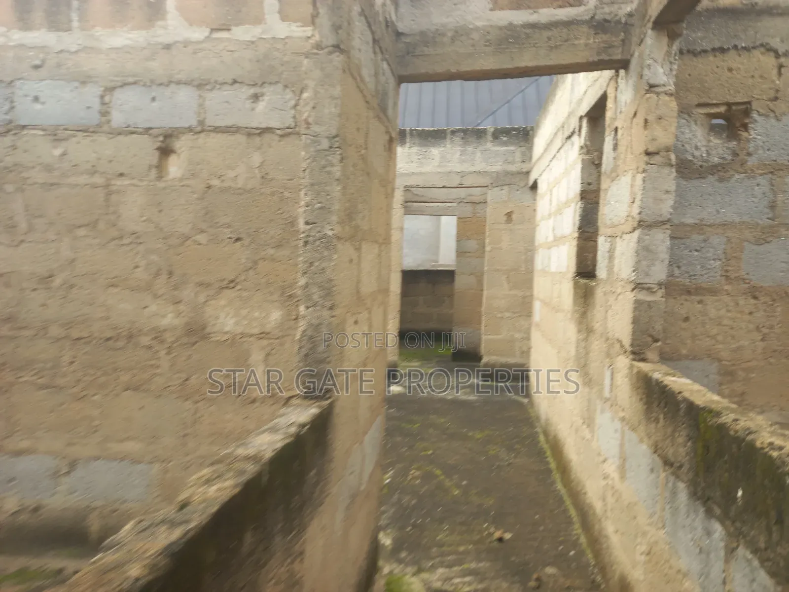 12 Bedrooms House for Sale at Kenyasi Truba