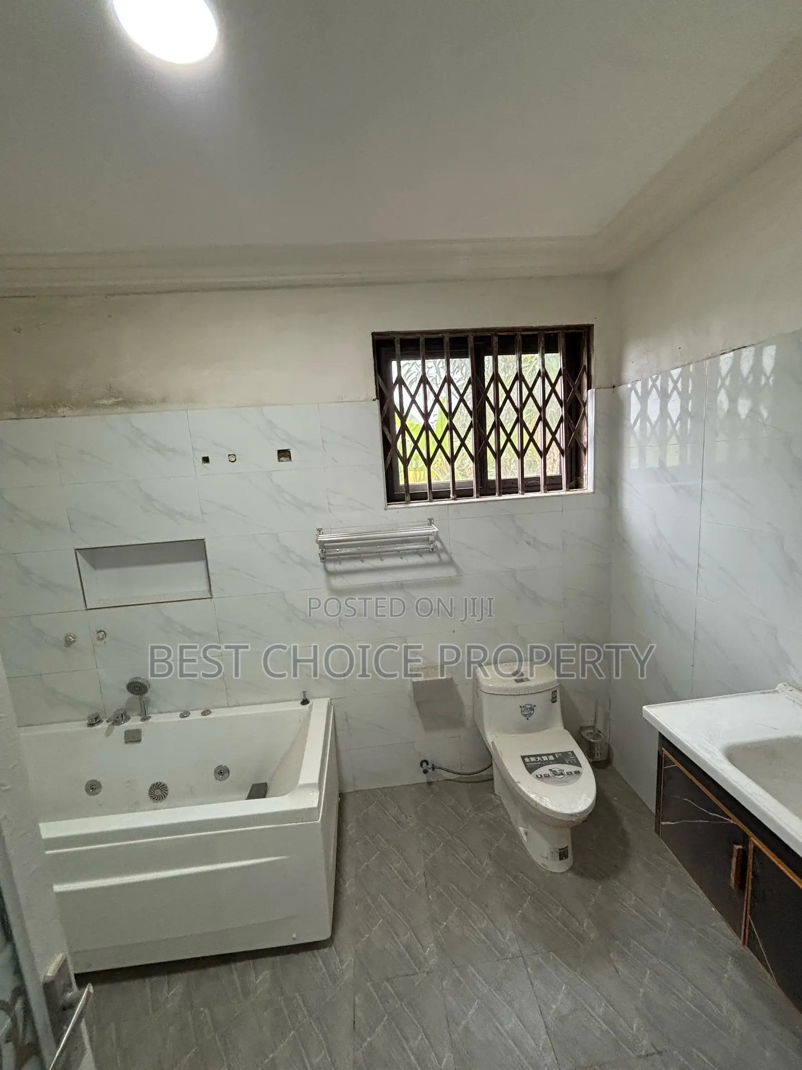 4bdrm Apartment in Mensaba, Dodowa for rent