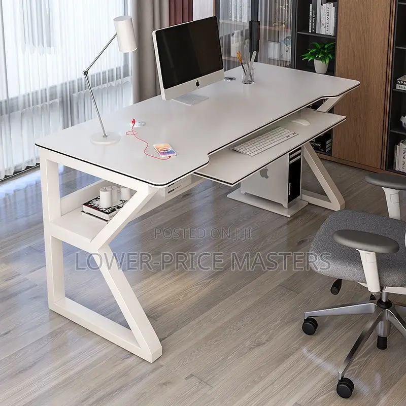 Gaming Table With Keyboard Tray