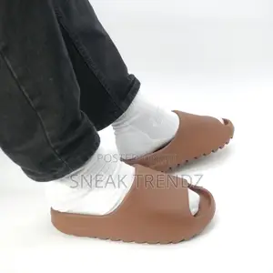 Original Adidas Yeezy Slide Coffee Brown
