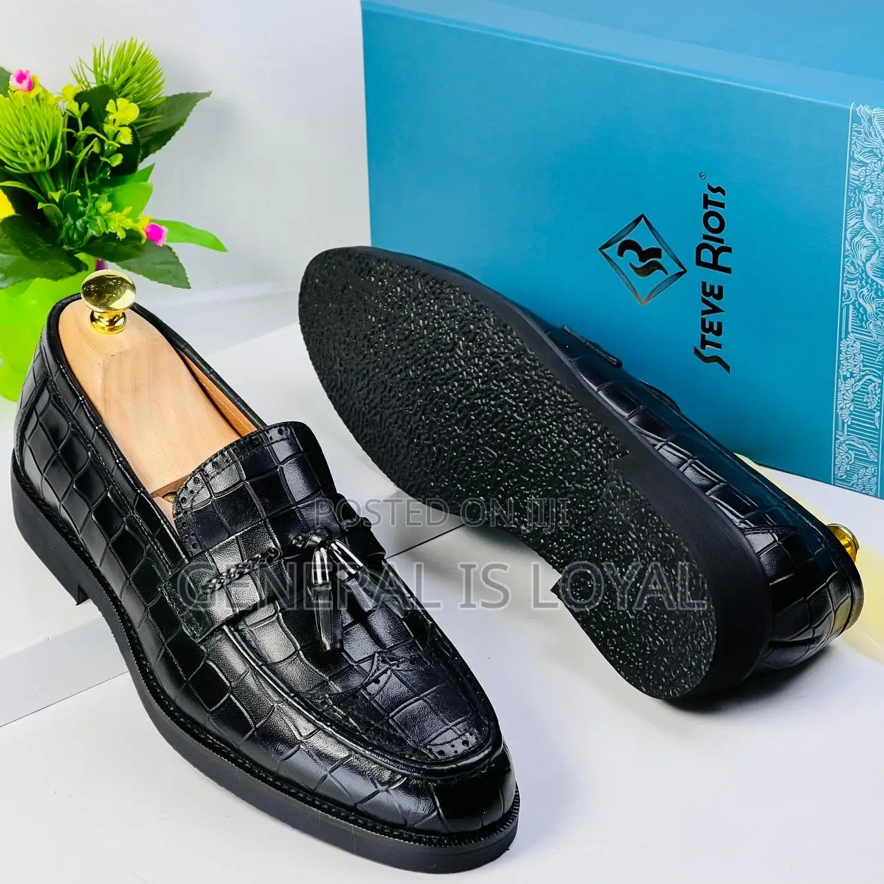 Steve Riots Gum Sole Black Shoe