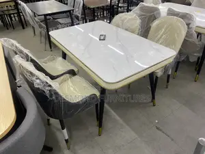 Mabel Dining Table