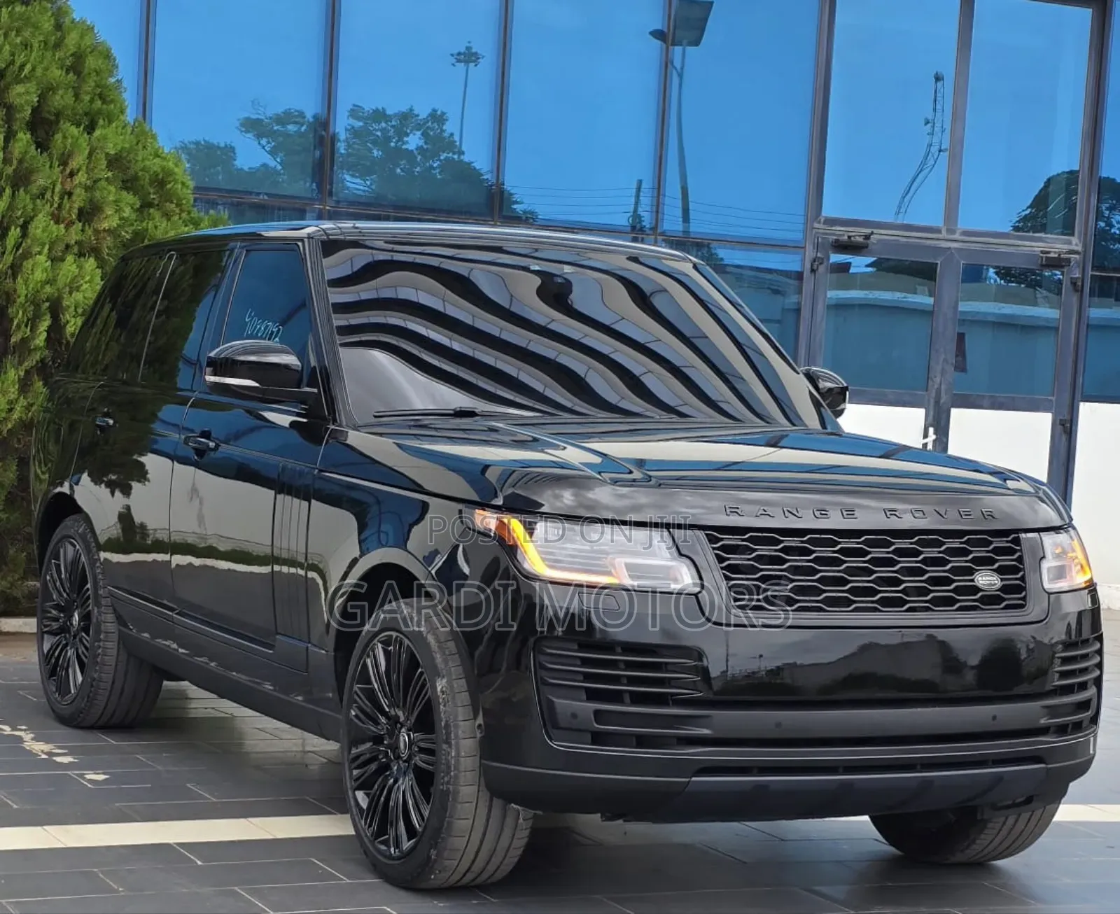 Land Rover Range Rover Vogue 2022 Black