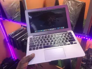 Laptop Apple MacBook Air 4GB Intel Core I5 SSD 128GB