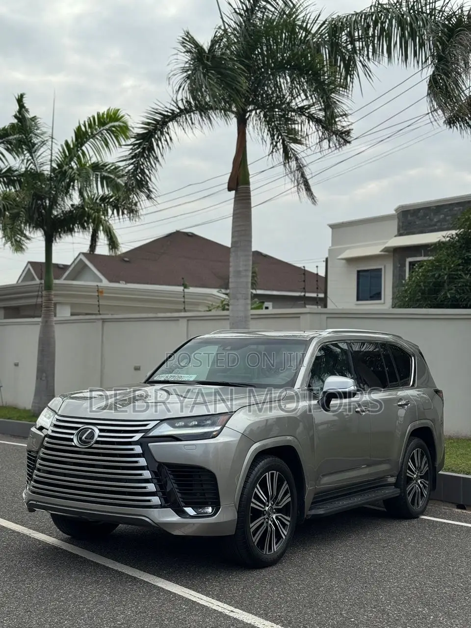 Lexus LX 2022 Gray