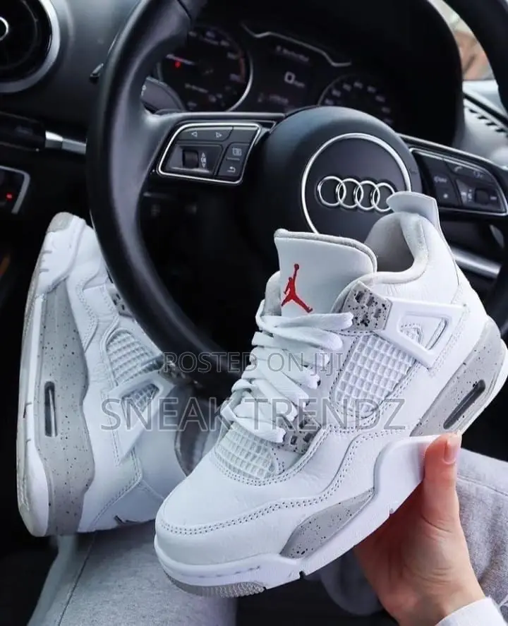 Air Jordan R4 Oreo White Grey