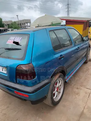 Photo - Volkswagen Golf 1998 Blue